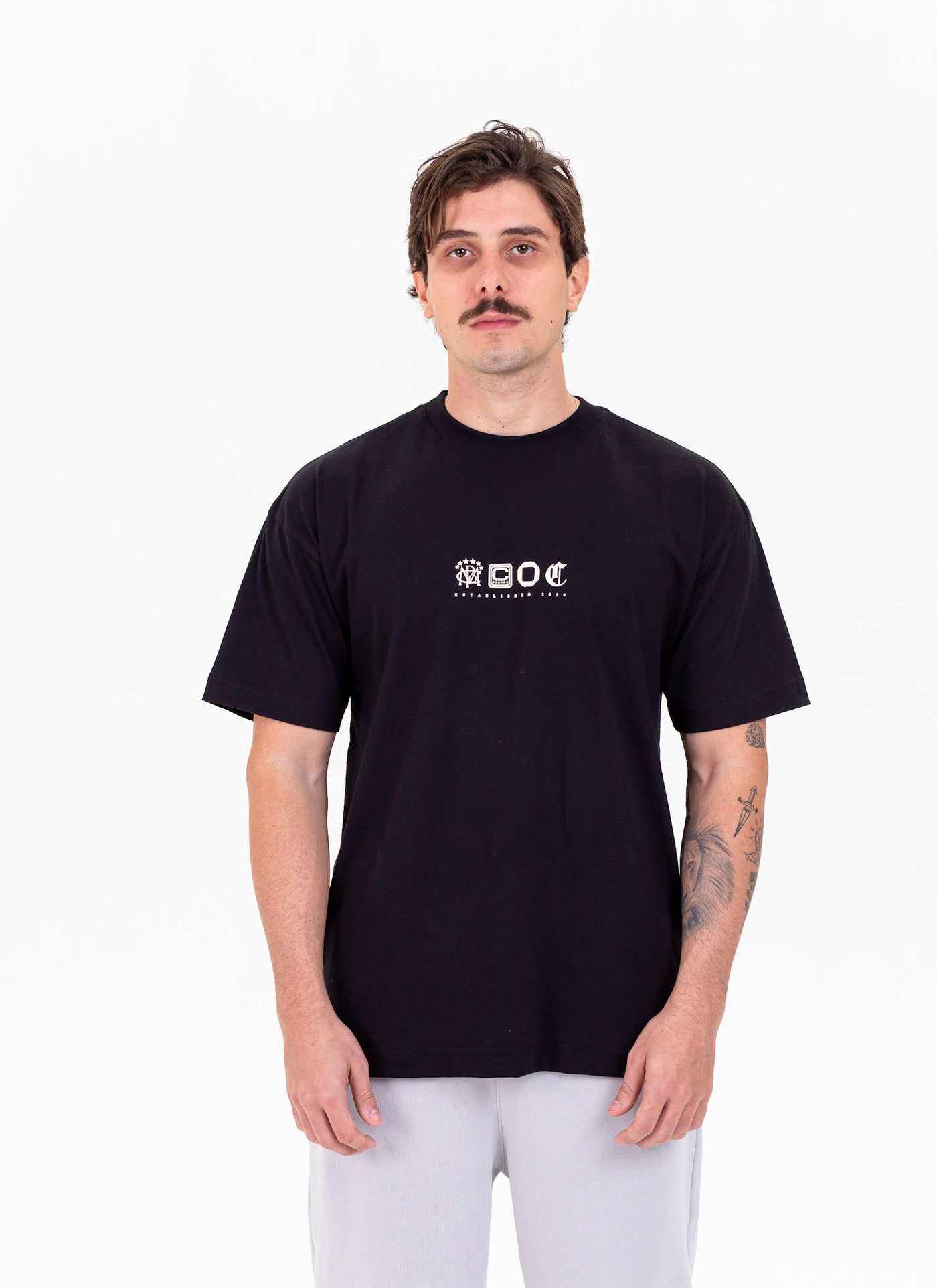 CAMISETA OVERSIZED - SOLUTION Preto